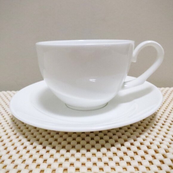X2 Wedgwood Solar Flat Tea Cup and Saucer White Shape 225 Bone China - Picture 2 of 8